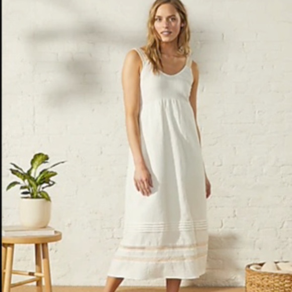 UpWest Dresses & Skirts - NWT UpWest Plisse Maxi Dress, pockets! Size XS runs large